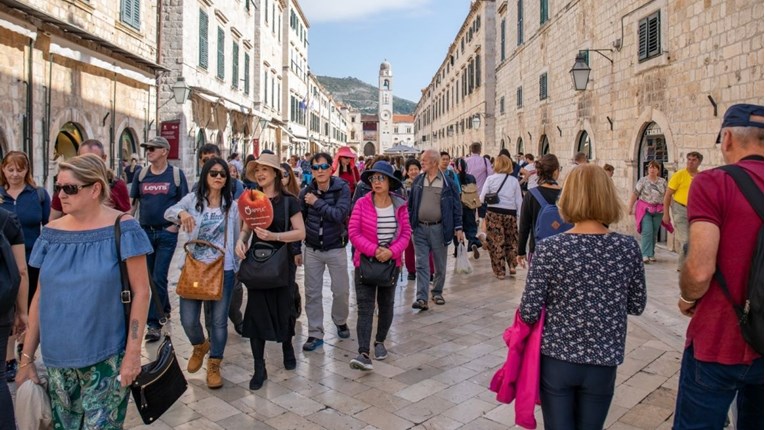 Popularne destinacije uvele zabrane: Evo što ne smijete u Splitu i Dubrovniku