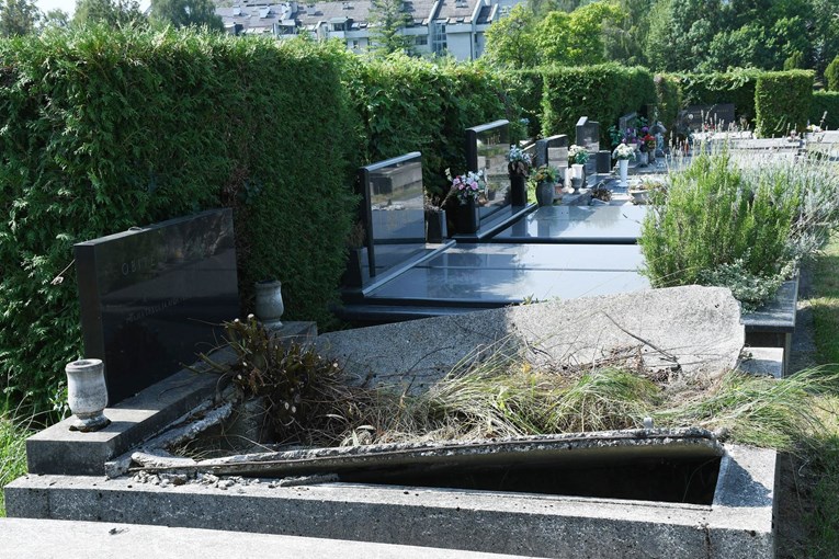 Novi direktor groblja u Sisku: Krivo su pokapali pokojnike, naplaćivali ukope za žive