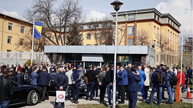 Otvorena birališta na lokalnim izborima u BiH svugdje osim na poplavljenom području