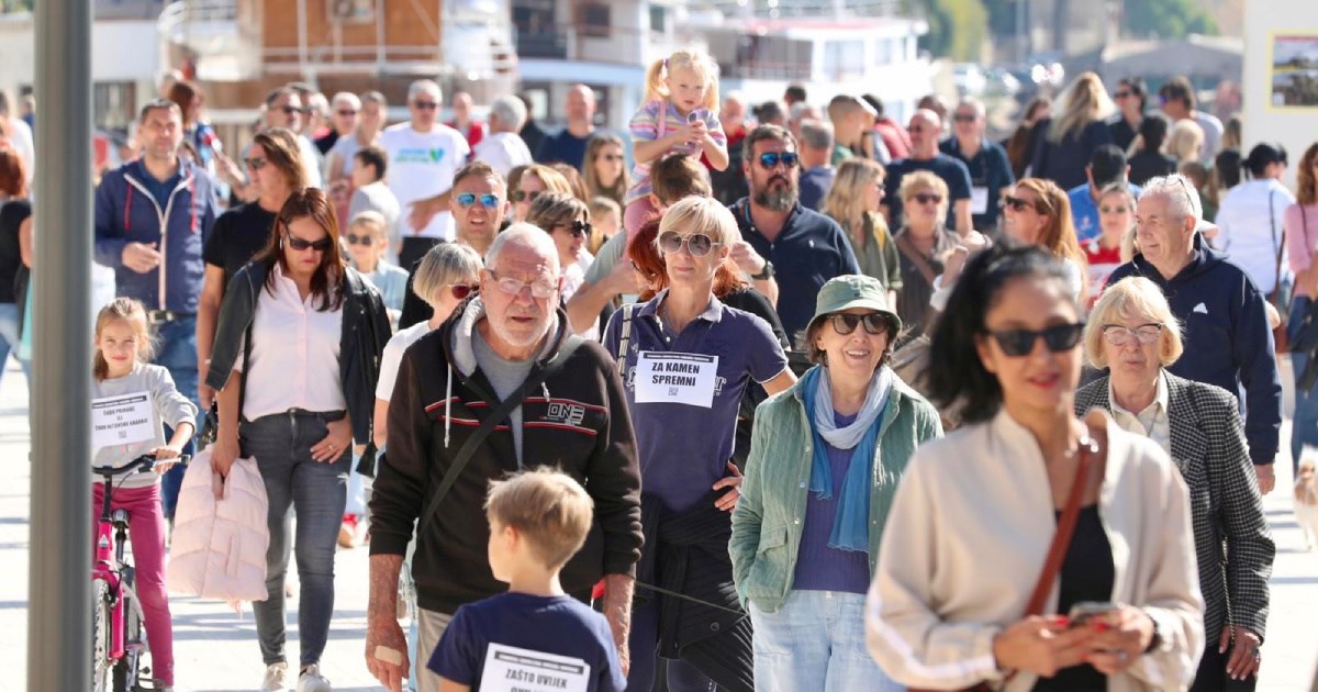 FOTO Omišani prosvjedovali zbog brze ceste Dugi Rat-Omiš