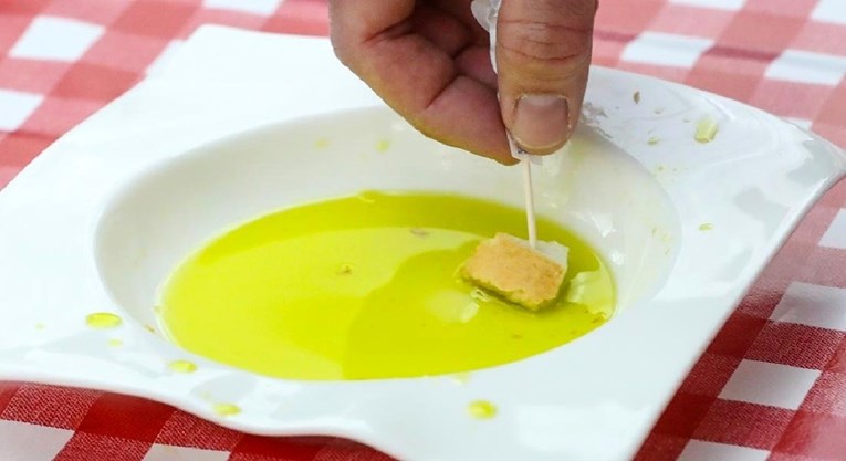 Studija: Pola žlice maslinova ulja dnevno smanjuje rizik od srčanih bolesti