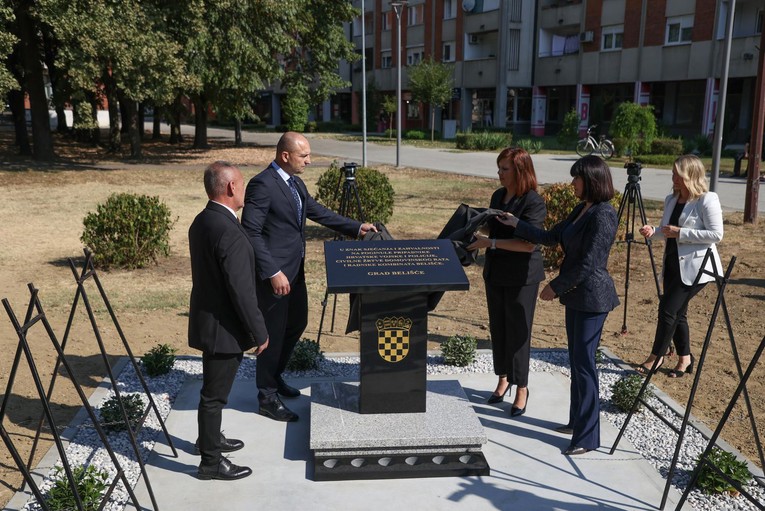 U Belišću otkrivena spomen-ploča poginulima u Domovinskom ratu