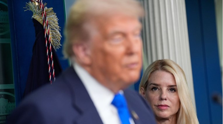 Trumpu zbog Epsteina pada popularnost. "Izabrali smo te jer si trebao biti drukčiji"