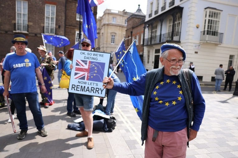 Deset godina od Brexita: Više od pola Britanaca želi povratak u EU