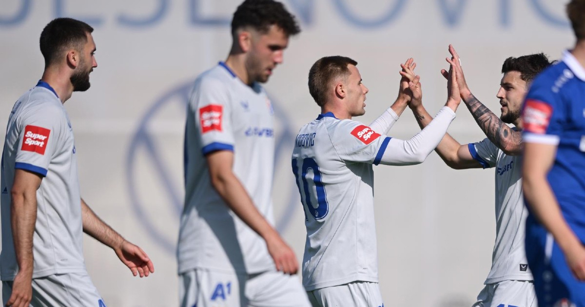 UŽIVO Dinamo preokrenuo protiv Slavena. Kovačević uveo debitanta