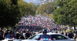 Deseci tisuća ljudi diljem SAD-a marširaju za pravo na abortus