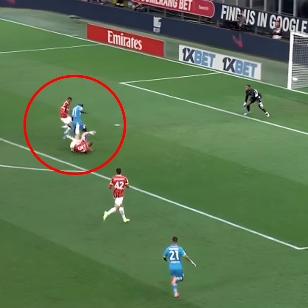 Srbin zbog visine i snage nosi nadimak Neboder. Pogledajte što mu je Lukaku napravio