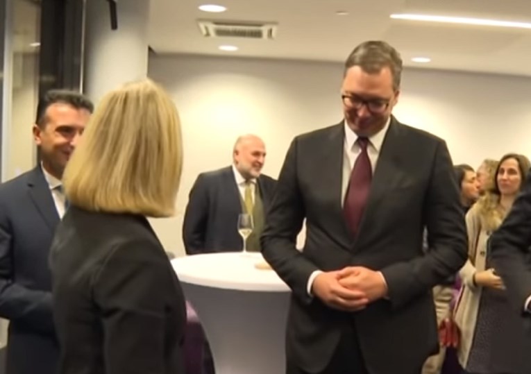 VIDEO Vučić u Bruxellesu dobacivao vulgarne komentare