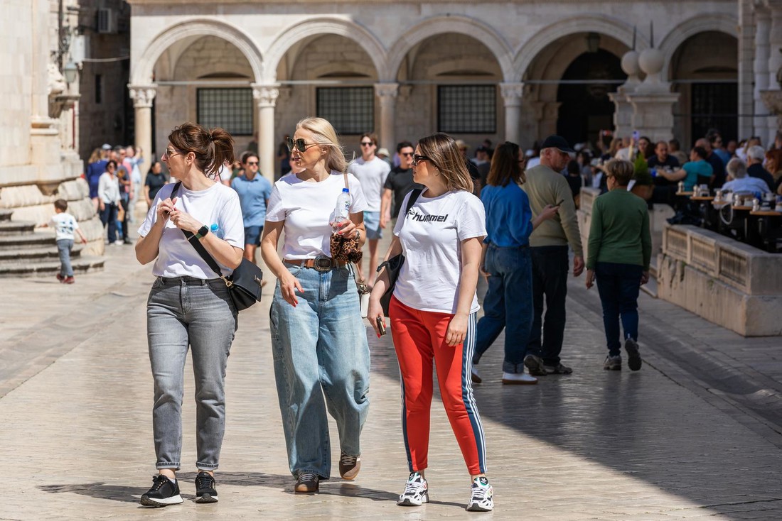 Kako je bijela majica kratkih rukava postala modna ikona
