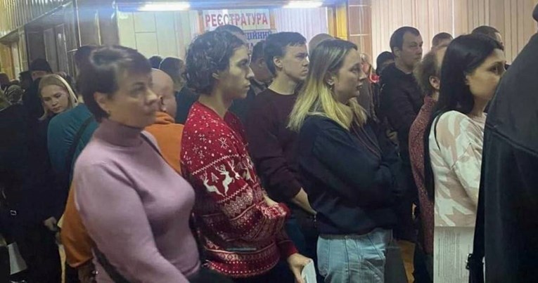 FOTO Ovo su Ukrajinci koji čekaju na doniranje krvi za žrtve strašnog ruskog napada