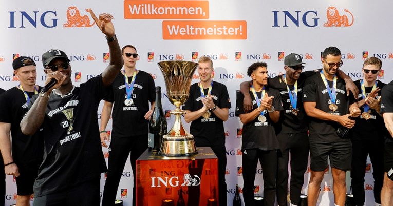 Košarkaške prvake svijeta u Njemačkoj je dočekalo oko 1000 ljudi