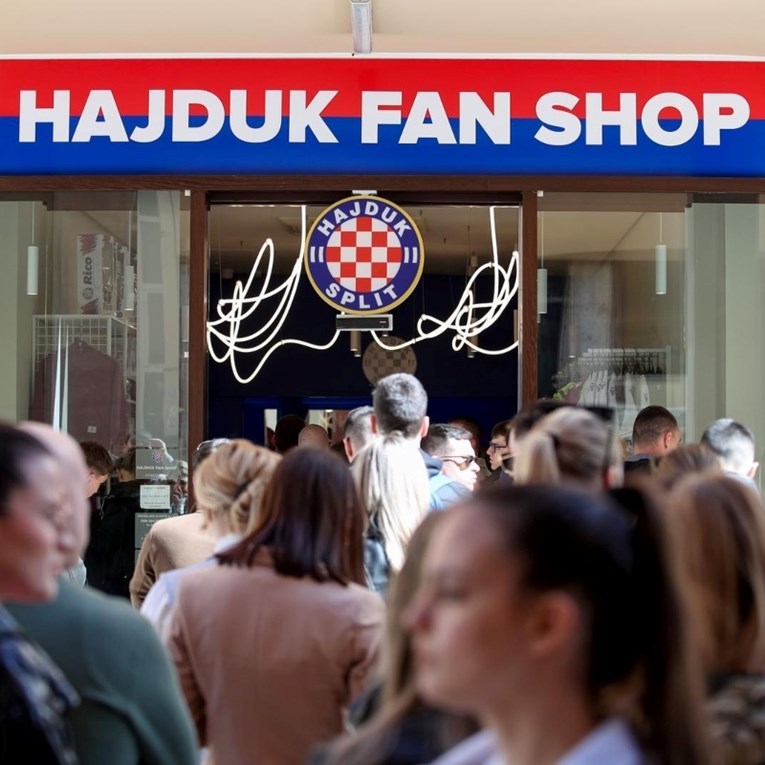 Hajduk je prije pet godina prodao 5000 dresova. Evo koliko ih je prodao 2024. godine