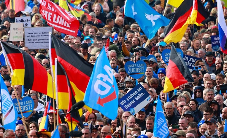 Desni AfD brutalno brzo raste, sve više Nijemaca bijesno na migrantsku politiku
