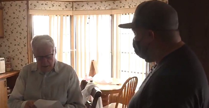 89-godišnji dostavljač pizze dobio napojnicu od 78.000 kn, zaplakao je od sreće