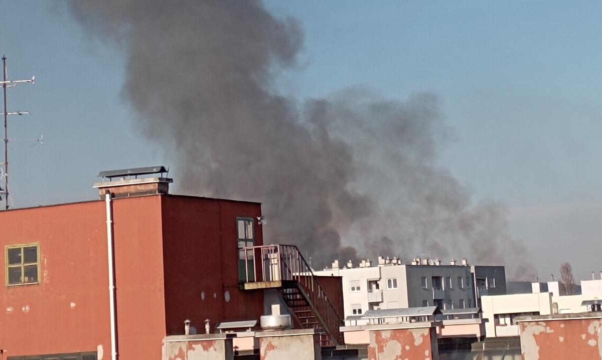 FOTO Tri požara u Zagrebu. Gorjela garaža, sukljao dim, jedna osoba ozlijeđena