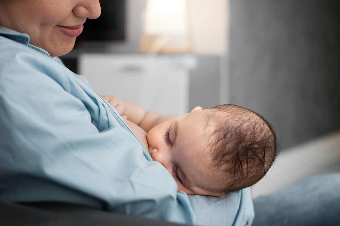 "To je naš mentalitet": Hrvati stali u obranu majke koja doji bebu od 11 mjeseci
