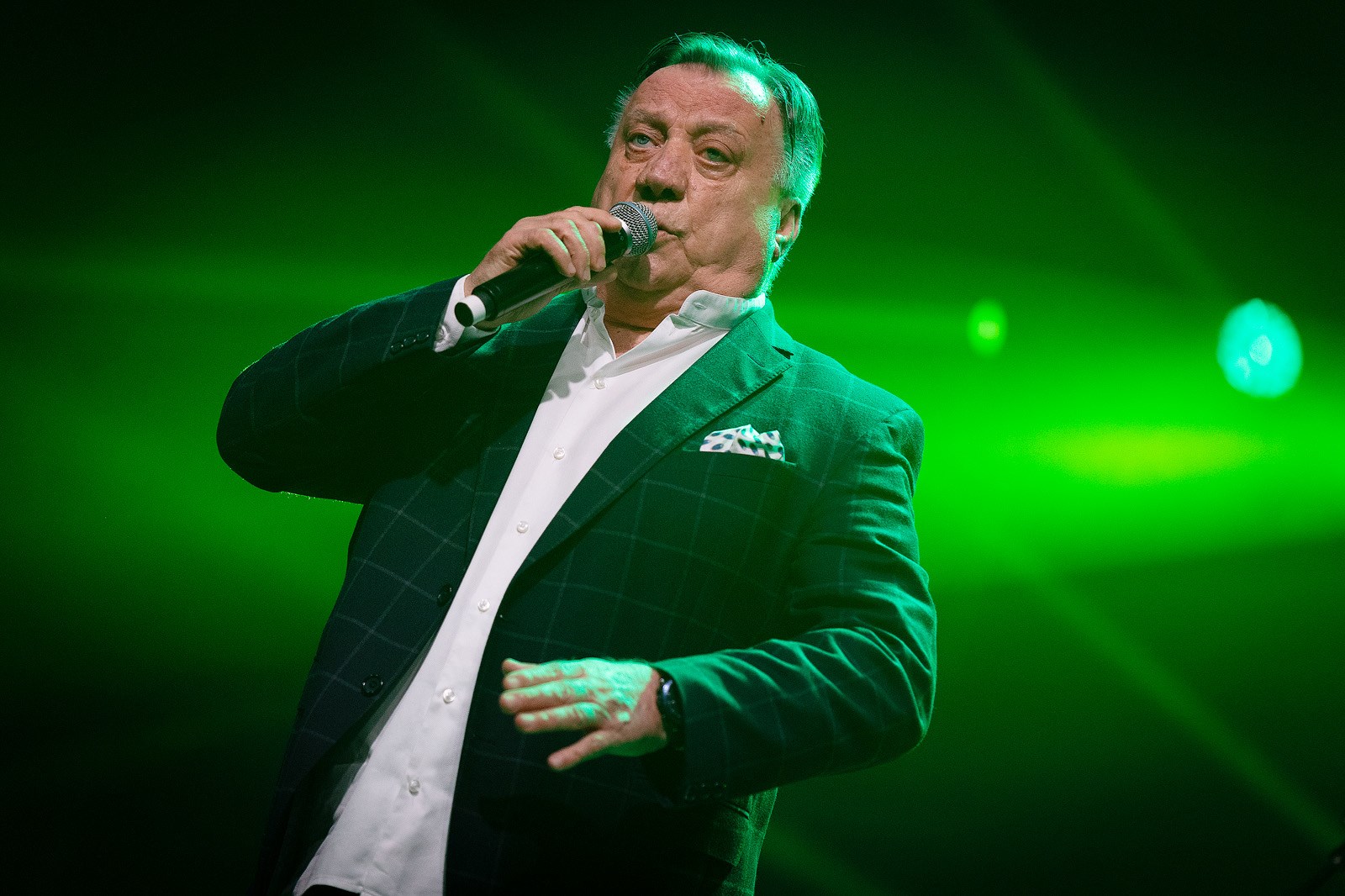 Halid Bešlić prebačen na onkologiju. Menadžer: Ide nabolje