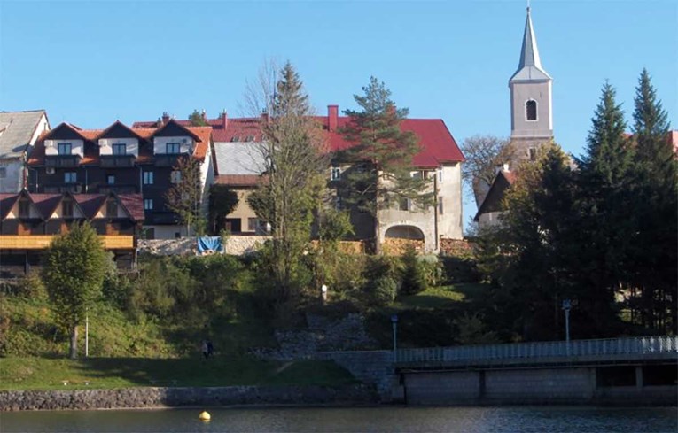 Apel načelnika Fužina: Hrle nam grupe izletnika, teško je tako održavati distancu