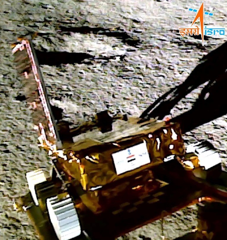 Indijski rover otkrio sumpor na Mjesečevom južnom polu