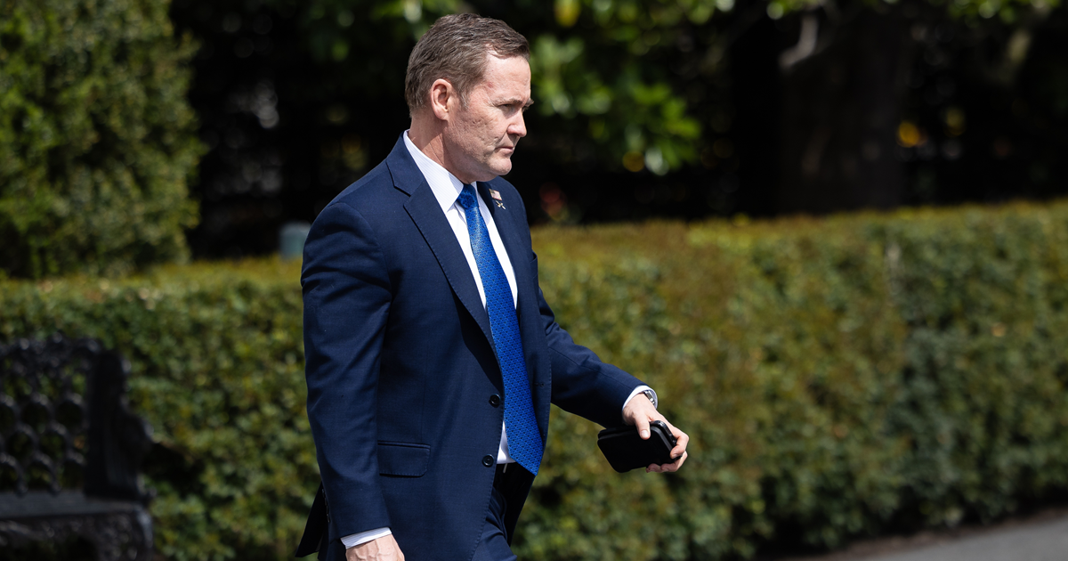 Haker tvrdi da su hakirali aplikaciju koju je koristio Trumpov smijenjeni savjetnik