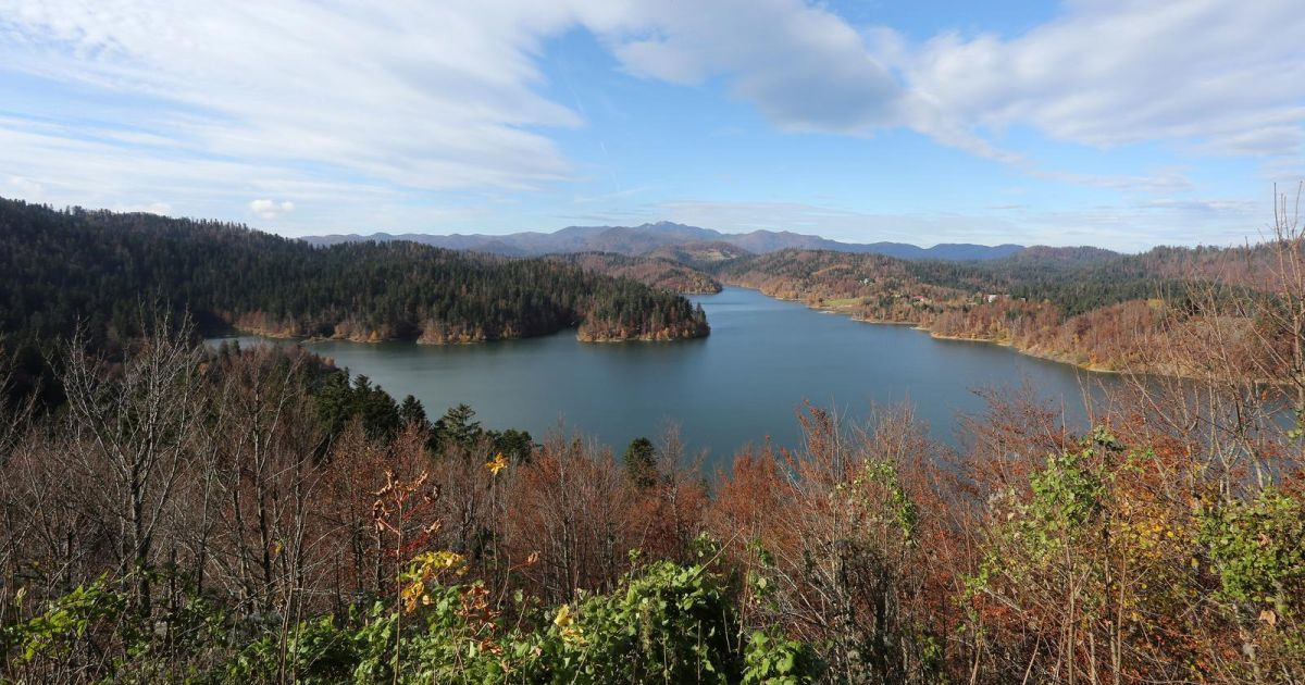 Obnovljen pješački most u Nacionalnom parku Risnjak