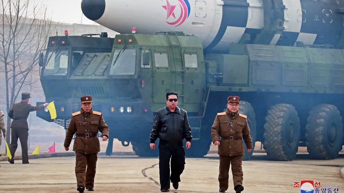 Kim Jong-un promatrao probno ispaljivanje projektila