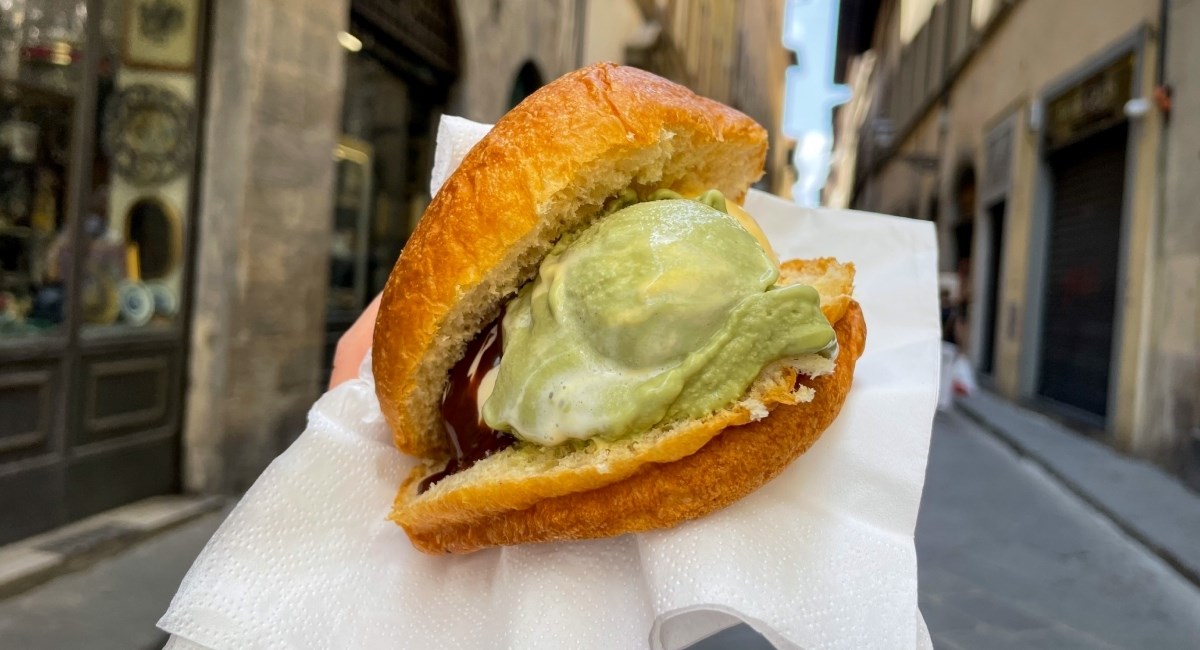 Omiljena ljetna slastica na Siciliji se jede za doručak, i to u pecivu