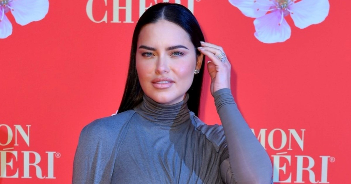 Adriana Lima prvi put na crvenom tepihu nakon kritika na račun njenog izgleda