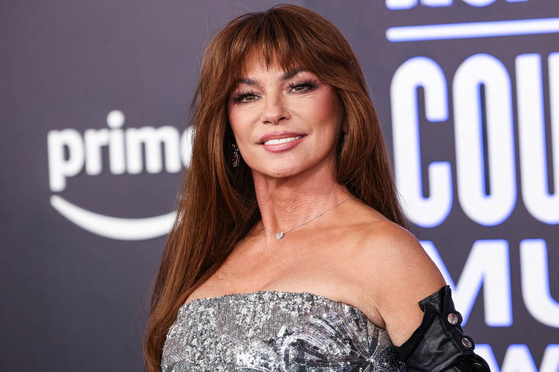 Shania Twain (60) pozirala na dodjeli country nagrada. Ljudi pišu: Ne sliči na sebe