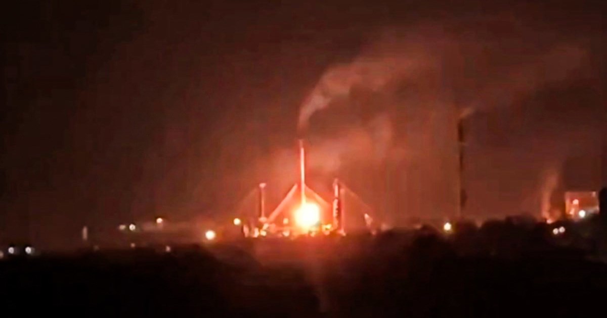 VIDEO Eksplozije u Rusiji. Napadnuta rafinerija blizu baze s moćnim bombarderima