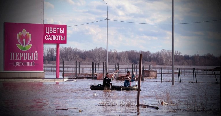 U Rusiji unutar 24 sata potopljeno još skoro 1000 domova. Vodostaj počeo padati