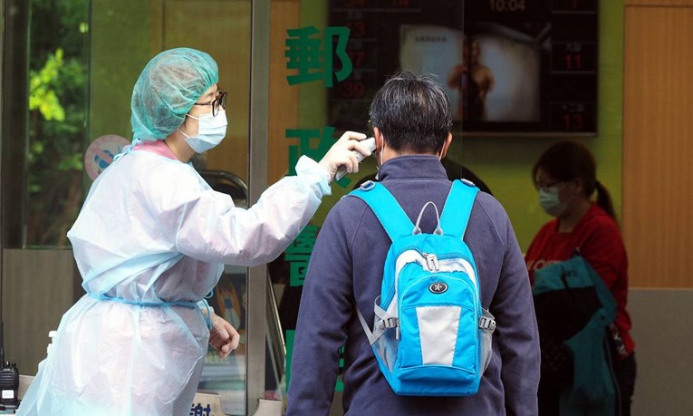 U Kini zbog koronavirusa stroža karantena, isključuju se liftovi i brane slavlja