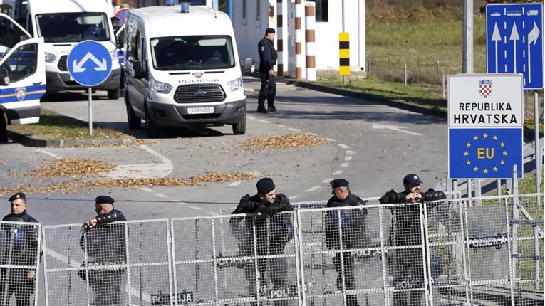 Dvojica hrvatskih policajaca optuženi zbog nasilja nad migrantom