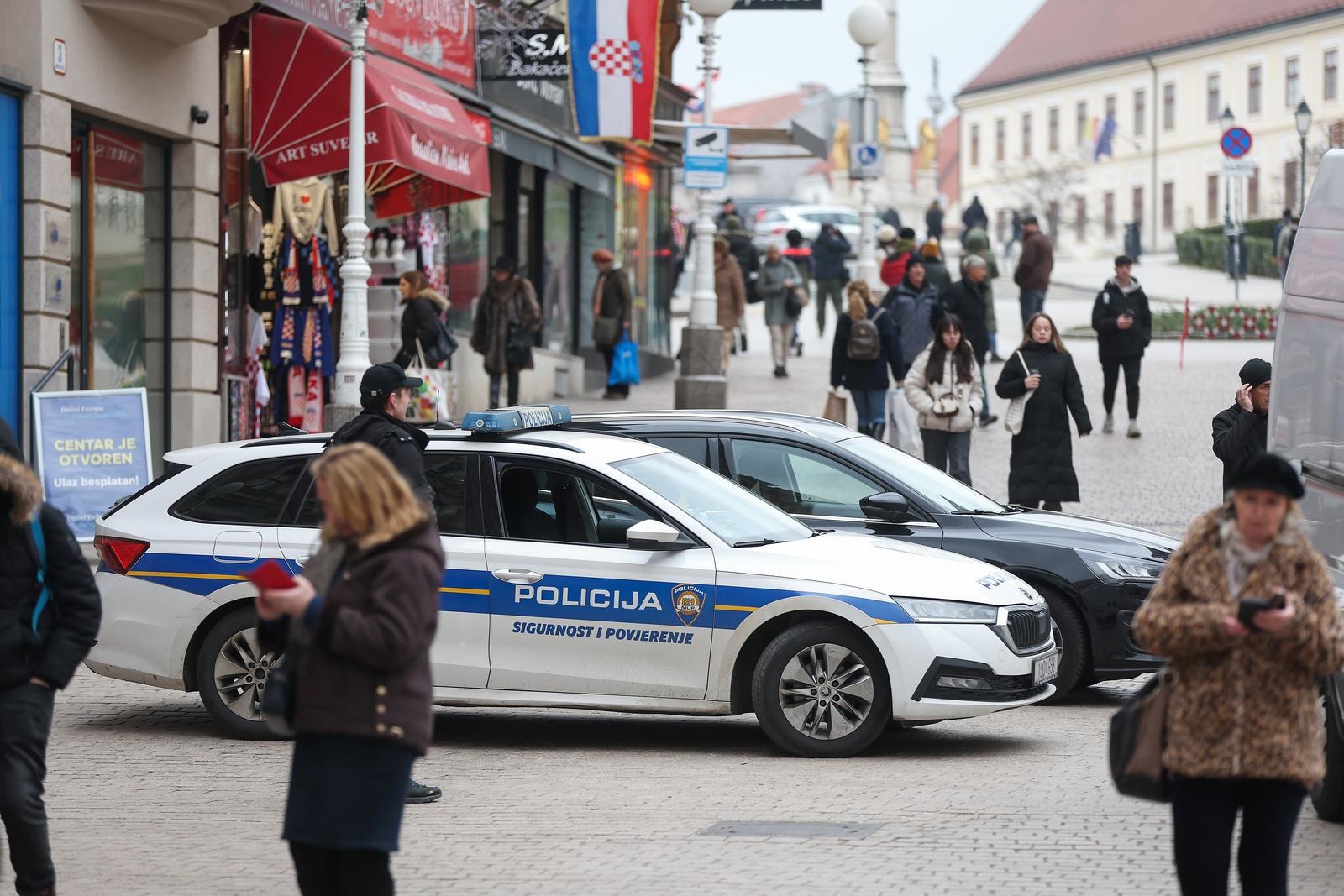 Plenković dovodi Thompsona na Trg. Sve je puno policije, i na krovovima su