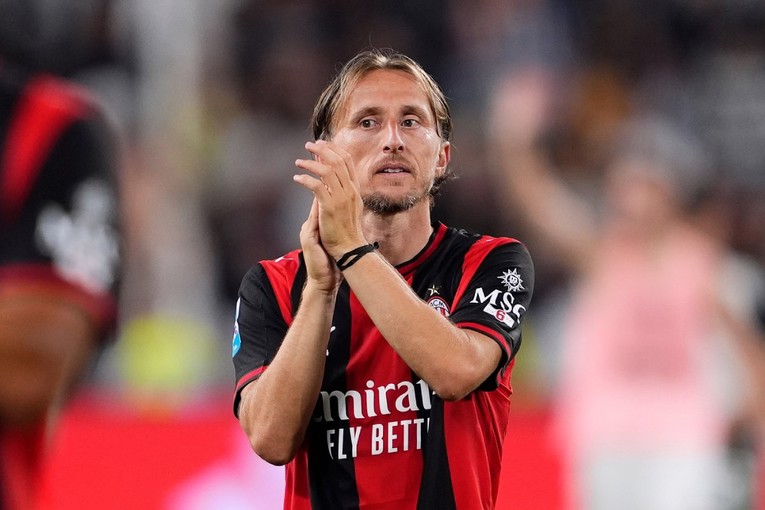Talijani: Beskrajni Modrić