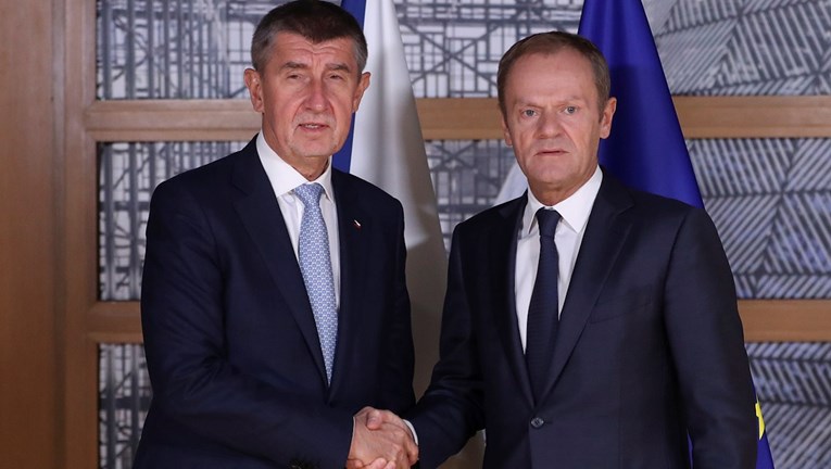 Češka vlada preživjela glasanje o povjerenju zbog predsjednika