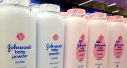 Johnson & Johnson je desetljećima znao da prodaje baby puder s azbestom