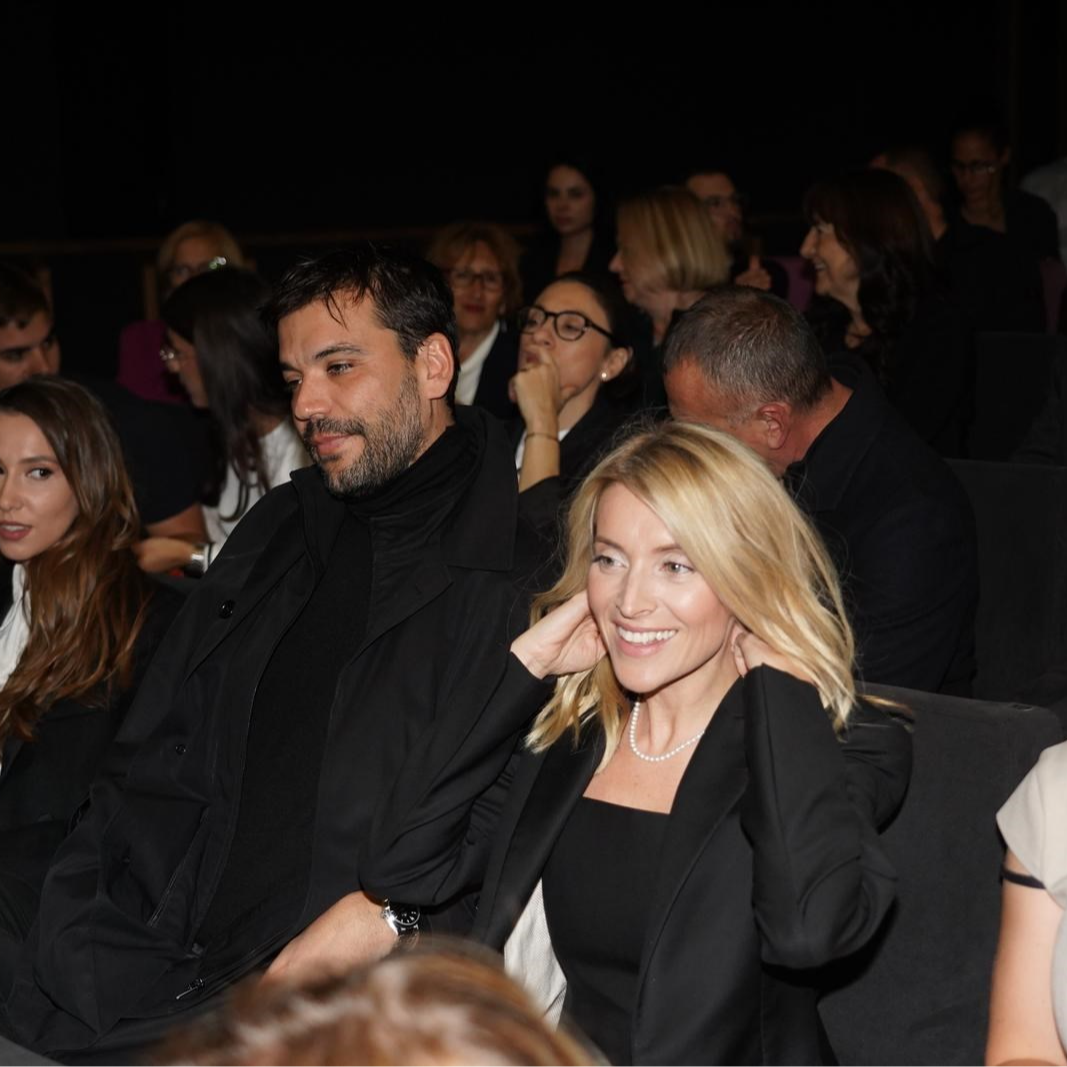 Anđelka Prpić snimljena u rijetkom izlasku sa suprugom, bili su na premijeri filma