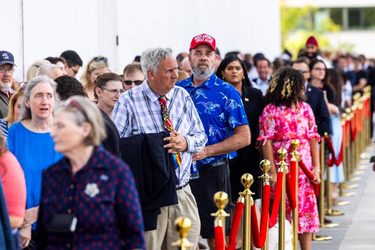Trump stiže na sprovod Charlieja Kirka. Tajna služba je na rubu snaga