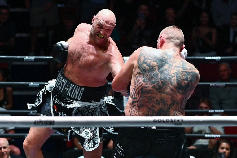 Fury poljubio protivnika usred borbe. Pogledajte kako je on reagirao