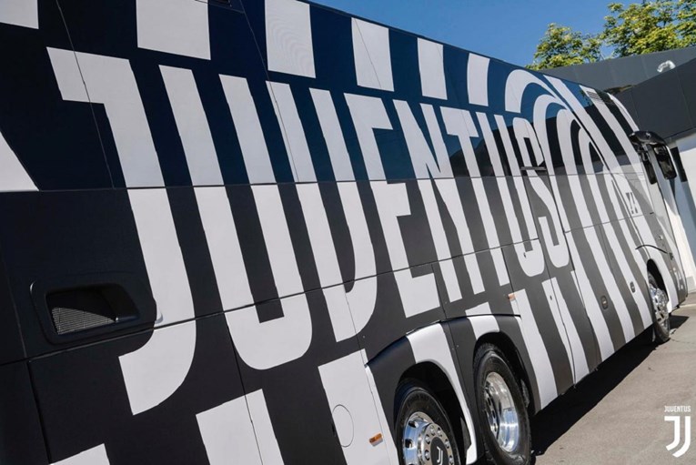 Pogledajte luksuzni autobus u kojem će se voziti Ronaldo i Mandžukić