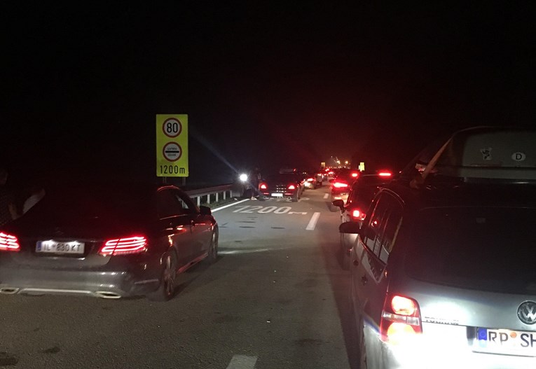 Kaos na Bajakovu: Šest sati za prelazak granice