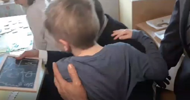 Bandić objavio snimku na kojoj ga dječak grli i zahvaljuje mu za vrtić