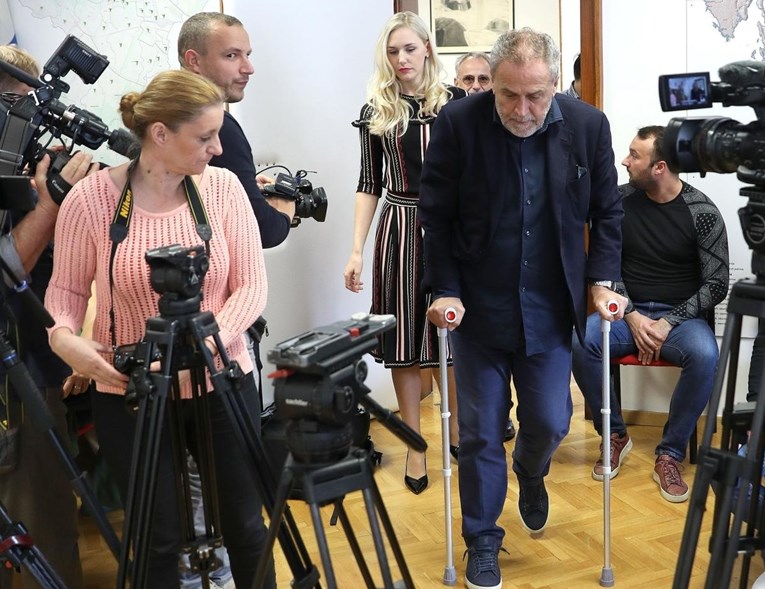 Bandić slomio nogu pa trpio danima jer nije htio s gipsom pred Putina