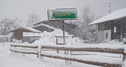 Austrija i južni dijelovi Njemačke se i dalje bore sa snježnom stihijom