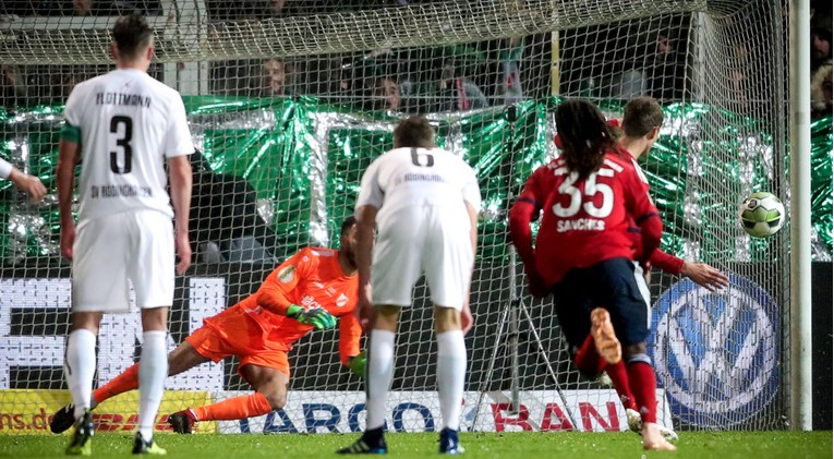 RÖDINGHAUSEN - BAYERN 1:2 Kovač jedva protiv četvrtoligaša u kupu