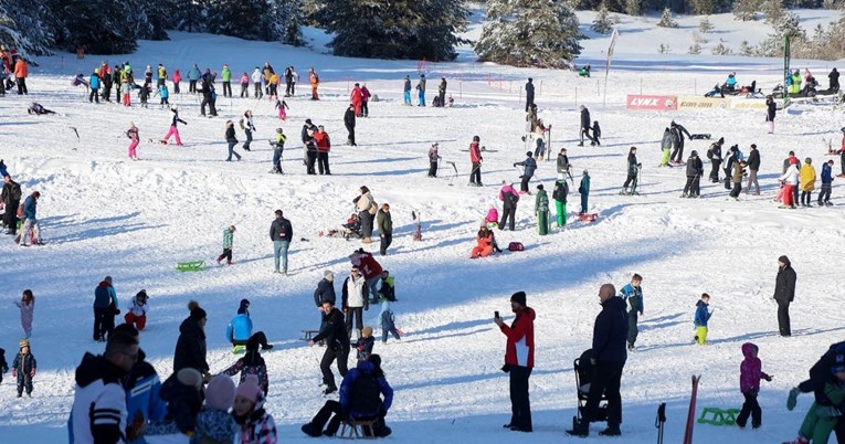 FOTO Velika gužva na Kupresu, puno Hrvata došlo na skijanje