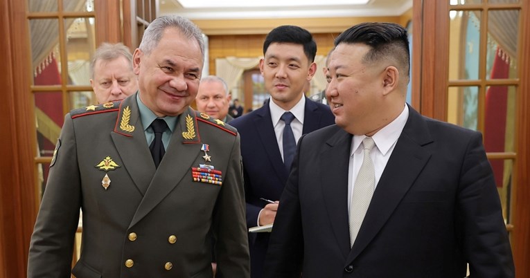 Kim Jong-un pokazao ruskom ministru obrane zabranjene balističke projektile
