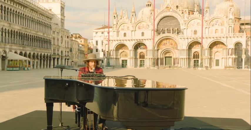 Ova izvedba Zucchera na pustom venecijanskom trgu mogla bi vas naježiti