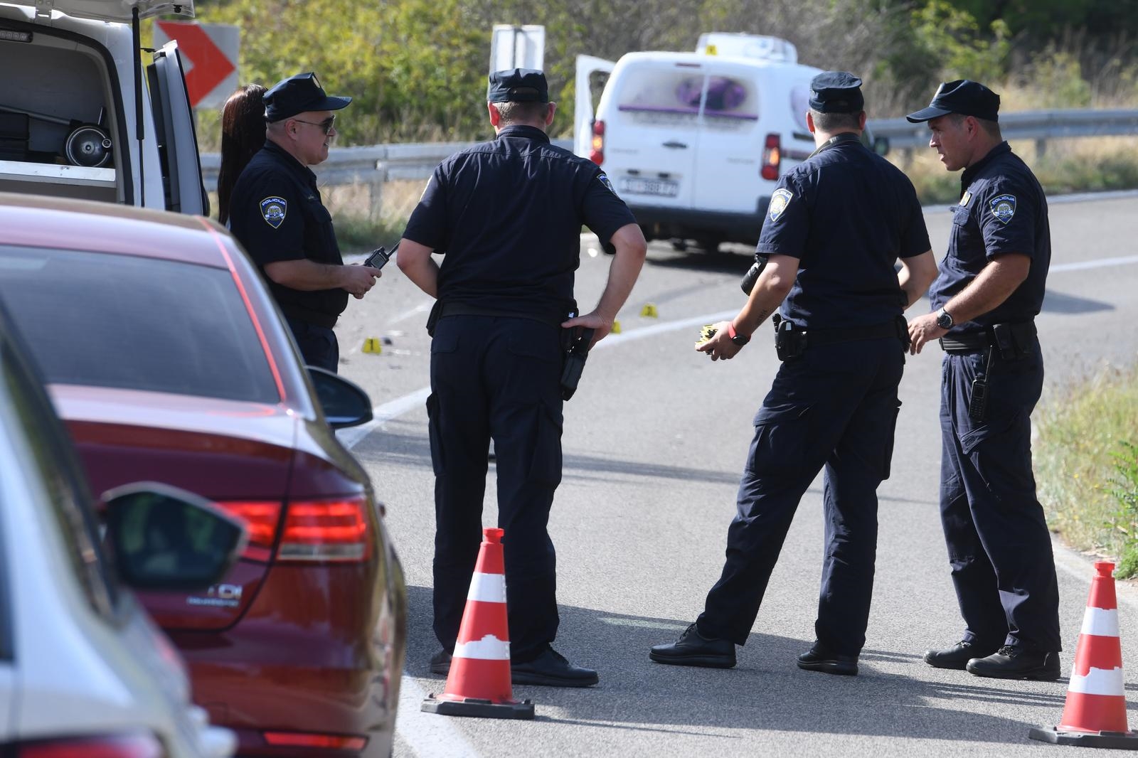 Čeh (51) na motoru kod Knina udario u teretno vozilo, teško je ozlijeđen